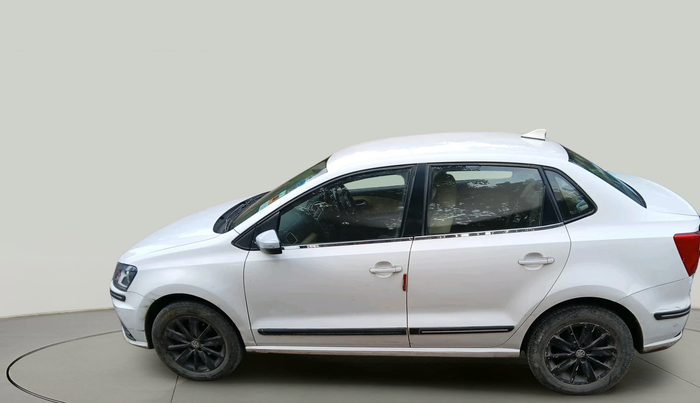 2016 Volkswagen Ameo HIGHLINE1.2L, Petrol, Manual, 1,16,818 km, exterior