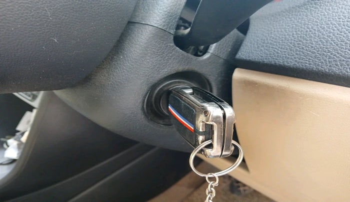 2016 Volkswagen Ameo HIGHLINE1.2L, Petrol, Manual, 1,16,818 km, interior