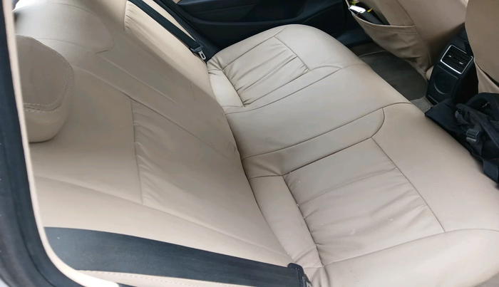 2016 Volkswagen Ameo HIGHLINE1.2L, Petrol, Manual, 1,16,818 km, interior