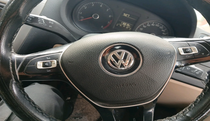 2016 Volkswagen Ameo HIGHLINE1.2L, Petrol, Manual, 1,16,818 km, interior