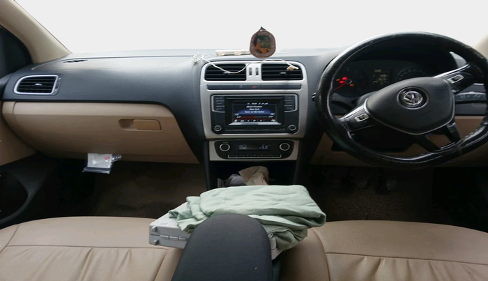 2016 Volkswagen Ameo HIGHLINE1.2L, Petrol, Manual, 1,16,818 km, interior