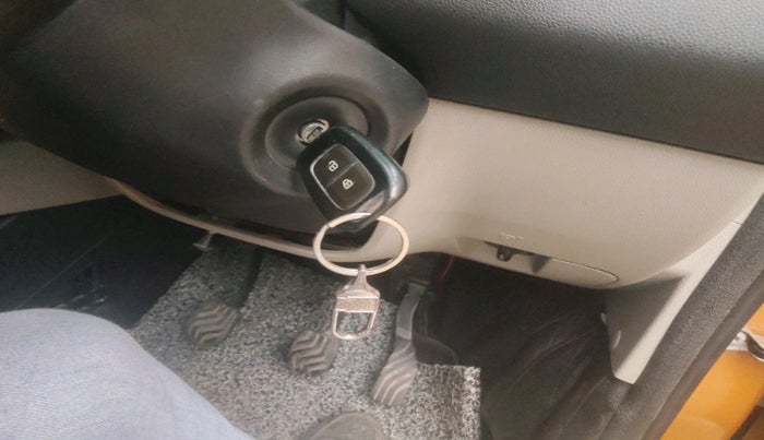 2020 Renault TRIBER RXL MT, Petrol, Manual, 51,198 km, interior