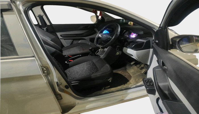 2021 Tata Tiago XE PETROL, Petrol, Manual, 17,500 km, interior