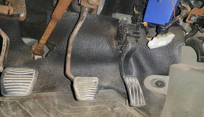 2016 Mahindra Kuv100 K8 6 STR, Petrol, Manual, 54,589 km, interior