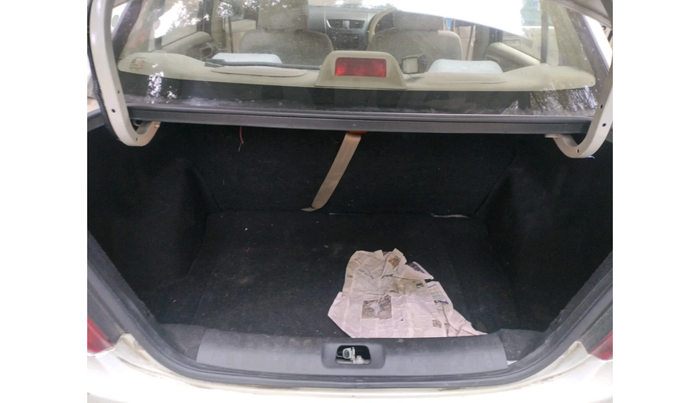 2015 Maruti Swift Dzire LXI, Petrol, Manual, 1,47,706 km, exterior