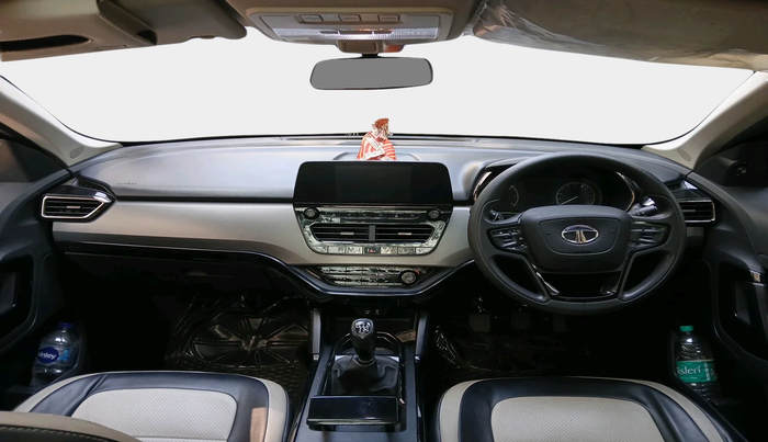 2022 Tata Safari XT PLUS, Diesel, Manual, 22,743 km, interior