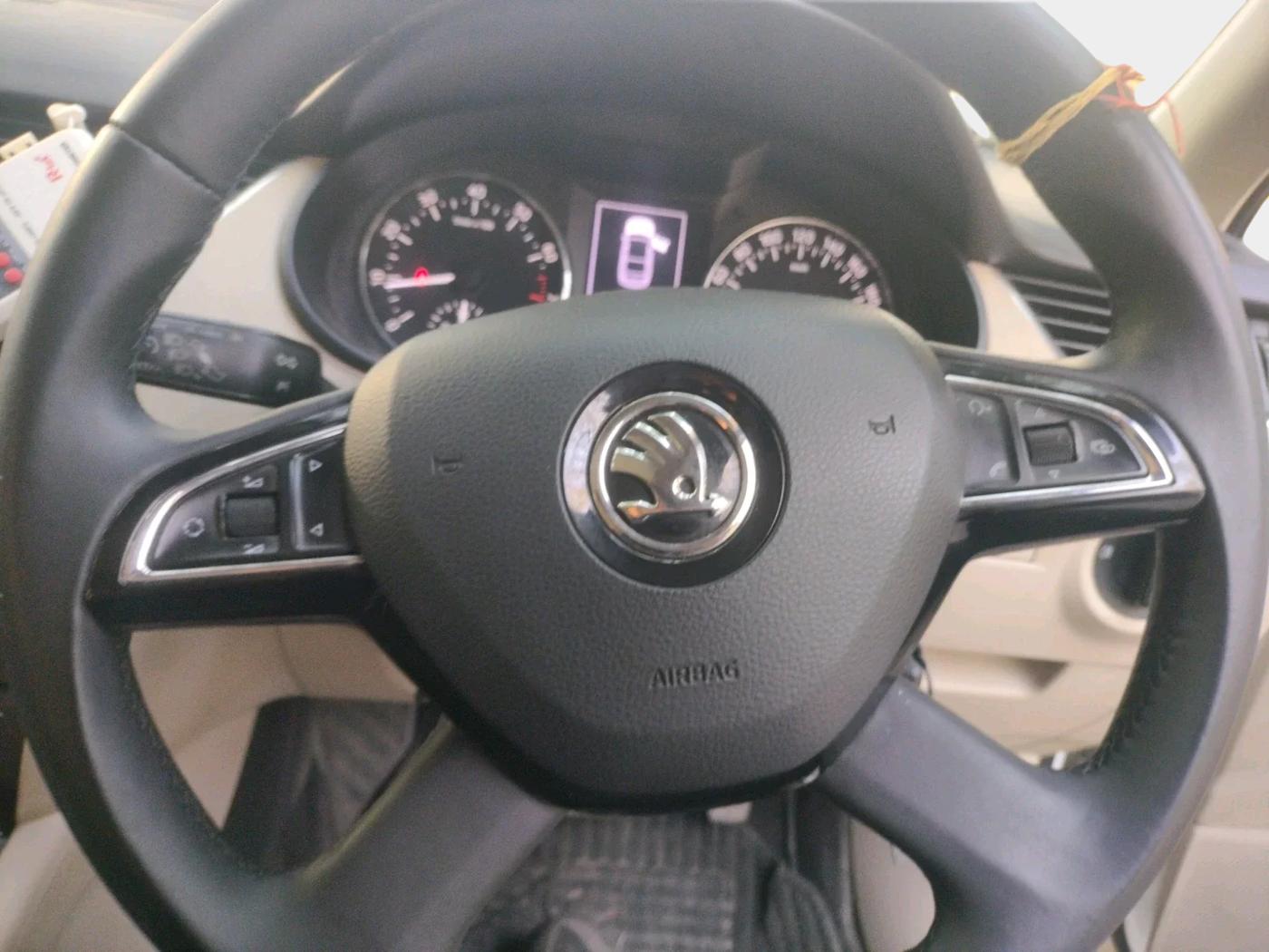 2015 Skoda Octavia ELEGANCE 1.8 TSI AT, Petrol, Automatic, 91,408 km, interior