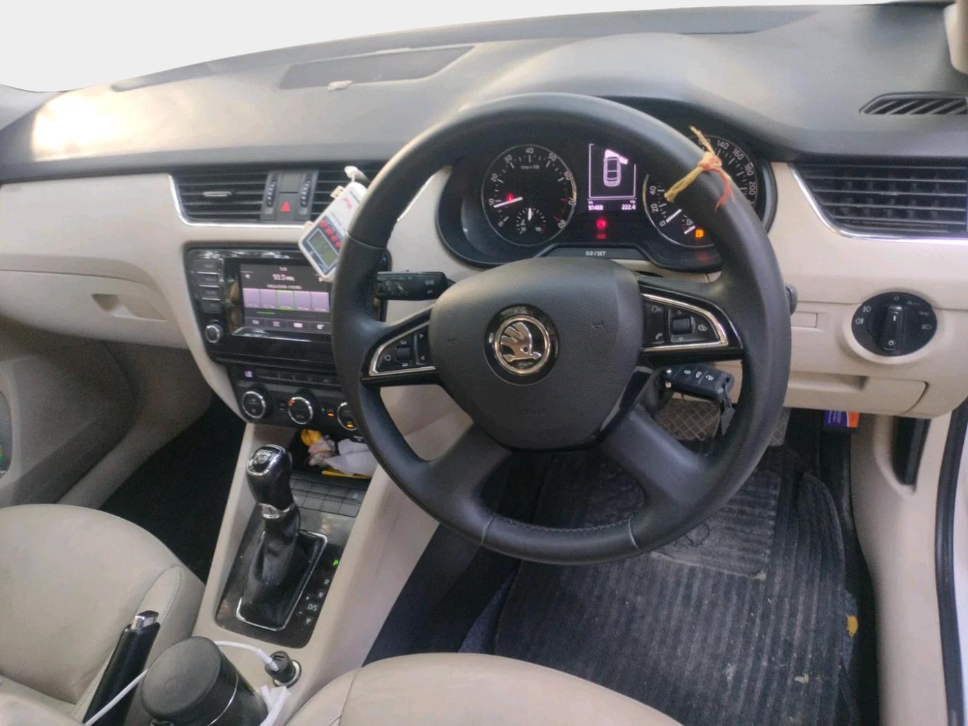 2015 Skoda Octavia ELEGANCE 1.8 TSI AT, Petrol, Automatic, 91,408 km, interior