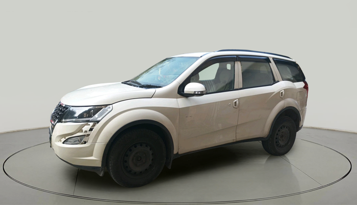 2018 Mahindra XUV500 W7, Diesel, Manual, 78,338 km, exterior