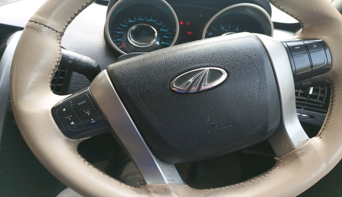 2018 Mahindra XUV500 W7, Diesel, Manual, 78,338 km, interior