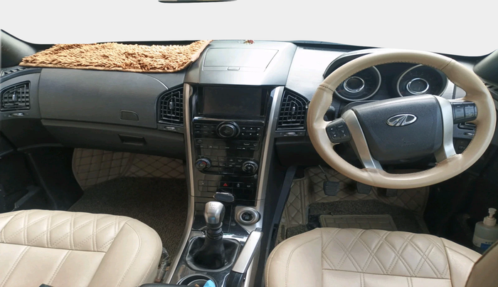 2018 Mahindra XUV500 W7, Diesel, Manual, 78,338 km, interior