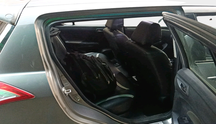 2013 Maruti Swift VXI, Petrol, Manual, 33,296 km, interior
