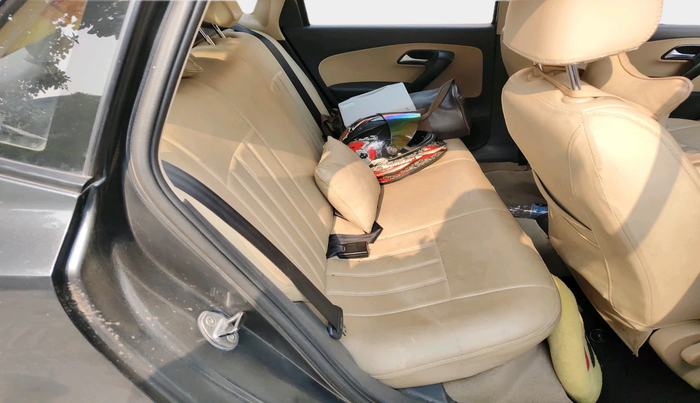 2016 Volkswagen Ameo COMFORTLINE 1.2L, Petrol, Manual, 1,54,907 km, interior