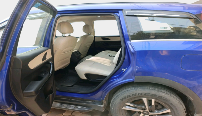 2022 Mahindra XUV700 AX 5 P MT 7 STR, Petrol, Manual, 27,166 km, interior