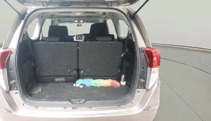 2022 Toyota Innova Crysta 2.7 GX AT 7 STR, Petrol, Automatic, 16,298 km, exterior