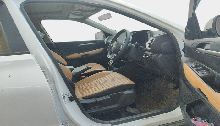 2024 KIA SONET 	 HTX 1.0 TURBO DCT, Petrol, Automatic, 15,400 km, interior