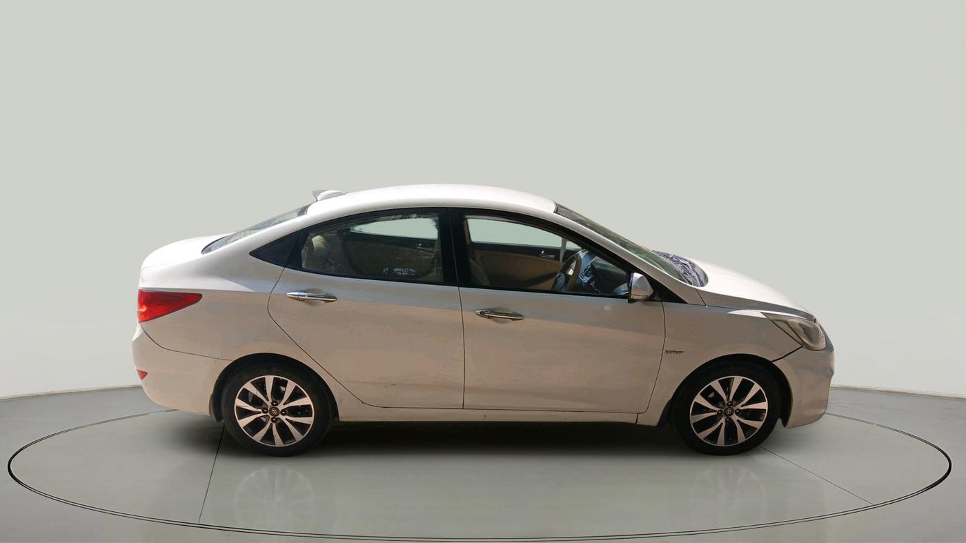 2014 Hyundai Verna FLUIDIC 1.6 VTVT SX, Petrol, Manual, 99,350 km, exterior