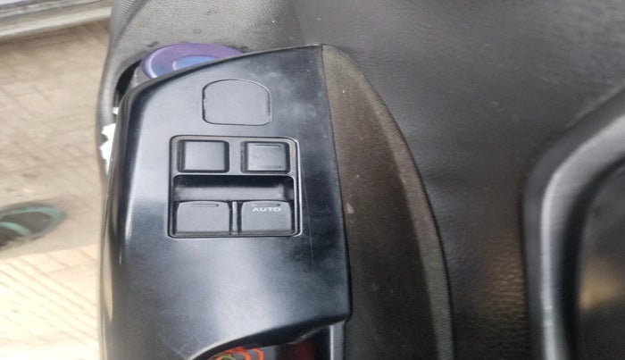 2016 Maruti Swift LXI (O), Petrol, Manual, 67,673 km, interior