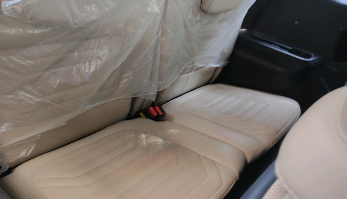 2022 KIA CARENS LUXURY PLUS 1.4 PETROL 7 STR, Petrol, Manual, 25,292 km, interior