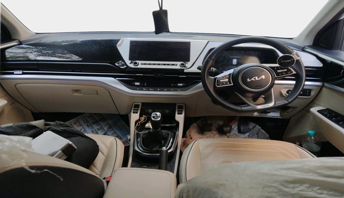 2022 KIA CARENS LUXURY PLUS 1.4 PETROL 7 STR, Petrol, Manual, 25,292 km, interior