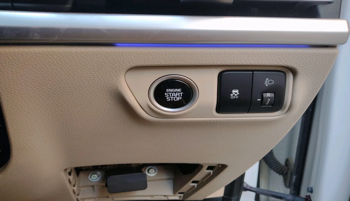 2022 KIA CARENS LUXURY PLUS 1.4 PETROL 7 STR, Petrol, Manual, 25,292 km, interior