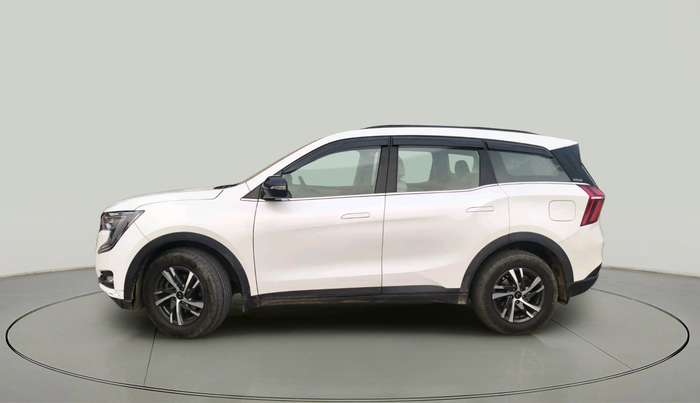 2022 Mahindra XUV700 AX 5 D MT 5 STR, Diesel, Manual, 45,911 km, exterior