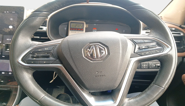 2023 MG HECTOR PLUS SAVVY PRO 1.5 TURBO CVT 6 STR, Petrol, Automatic, 21,382 km, interior