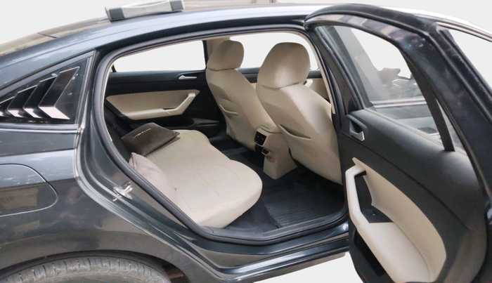 2024 Volkswagen VIRTUS HIGHLINE TSI 1.0 AT, Petrol, Automatic, 9,231 km, interior