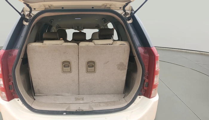 2017 Mahindra XUV500 W6 1.99, Diesel, Manual, 59,482 km, exterior