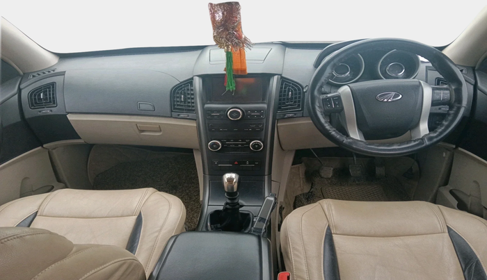 2017 Mahindra XUV500 W6 1.99, Diesel, Manual, 59,482 km, interior