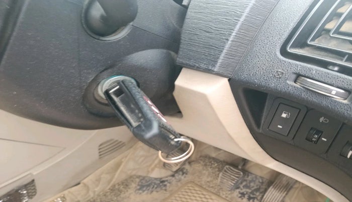 2017 Mahindra XUV500 W6 1.99, Diesel, Manual, 59,482 km, interior