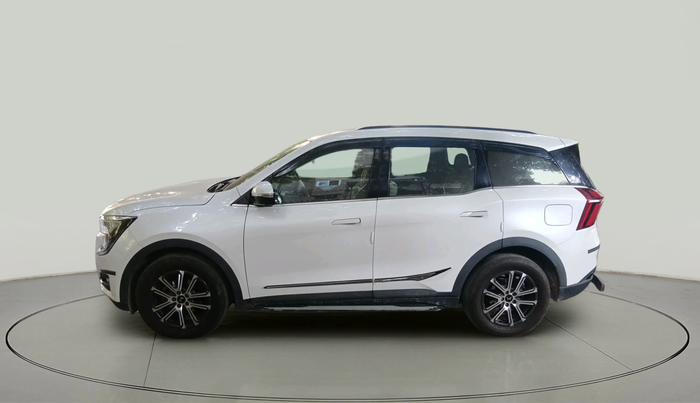 2024 Mahindra XUV700 AX 7 LUXURY P AT 7 STR, Petrol, Automatic, 8,684 km, exterior