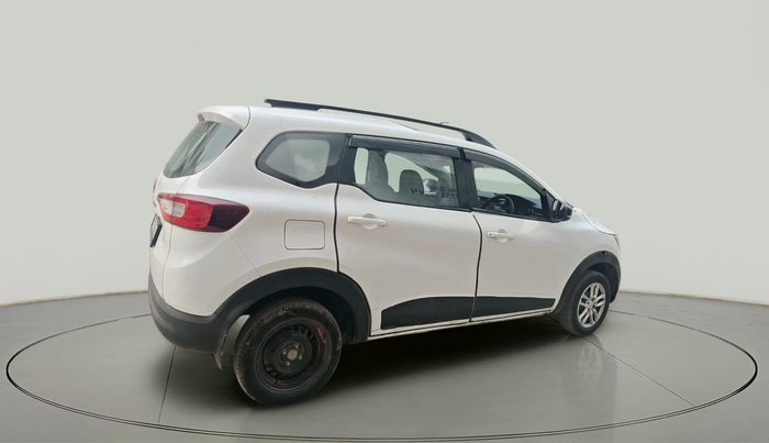 2022 Renault TRIBER RXT, Petrol, Manual, 76,145 km, exterior