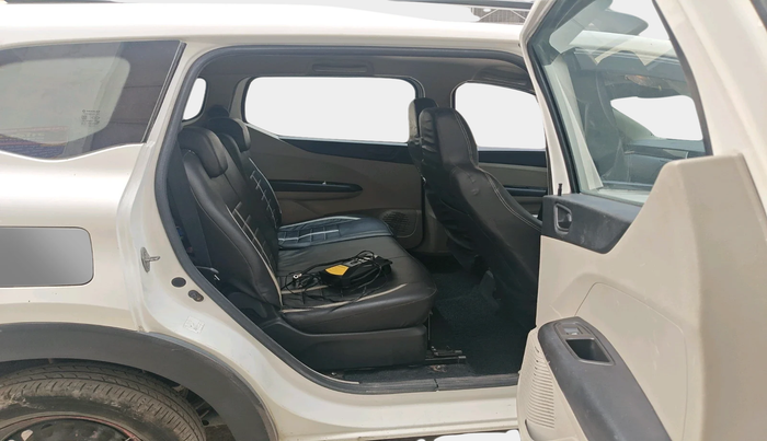 2022 Renault TRIBER RXT, Petrol, Manual, 76,145 km, interior