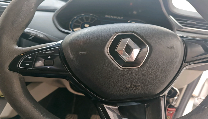 2022 Renault TRIBER RXT, Petrol, Manual, 76,145 km, interior