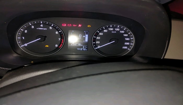 2017 Hyundai Creta E PLUS 1.6 PETROL, Petrol, Manual, 44,372 km, interior