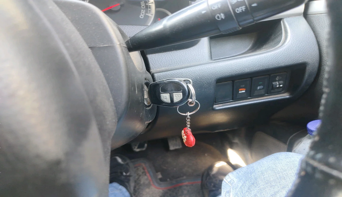 2013 Maruti Swift VXI, Petrol, Manual, 82,181 km, interior