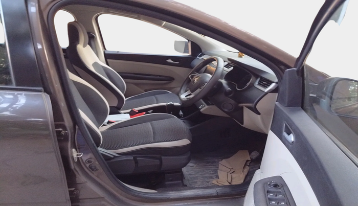 2021 Renault TRIBER RXZ AMT, Petrol, Automatic, 15,908 km, interior