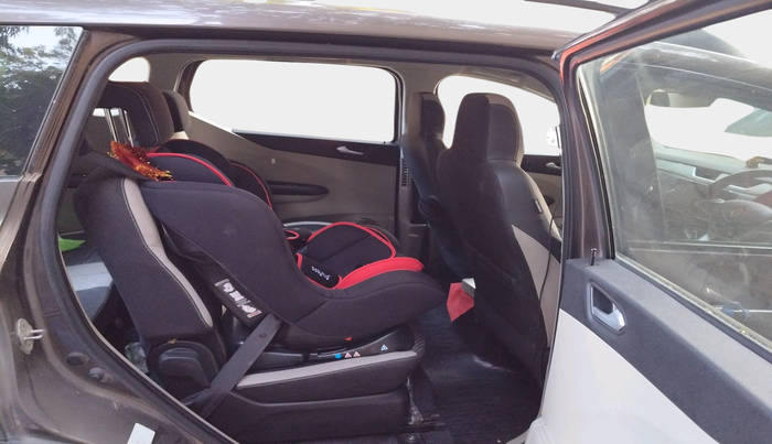 2021 Renault TRIBER RXZ AMT, Petrol, Automatic, 15,908 km, interior