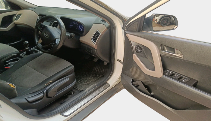 2016 Hyundai Creta SX PLUS 1.6 PETROL, Petrol, Manual, 1,24,593 km, interior