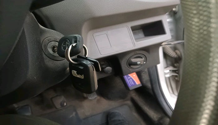 2011 Toyota Etios V, Petrol, Manual, 1,98,190 km, interior