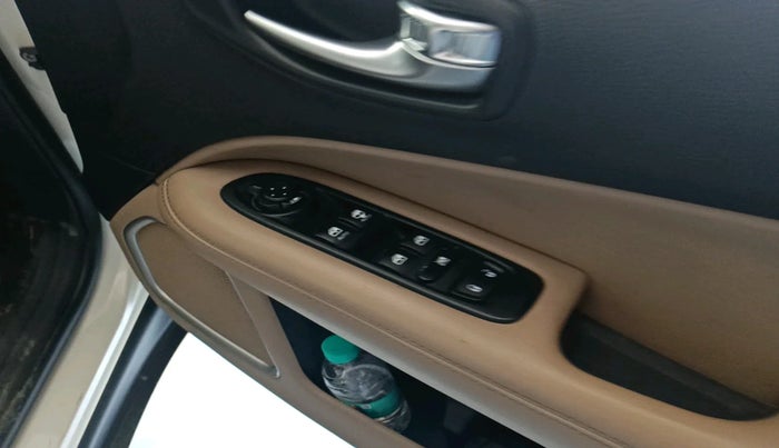 2018 Jeep Compass LONGITUDE (O) 2.0 DIESEL, Diesel, Manual, 1,57,758 km, interior