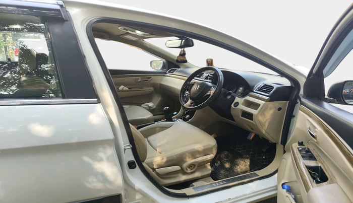 2019 Maruti Ciaz ALPHA 1.5 SHVS PETROL, Petrol, Manual, 67,497 km, interior