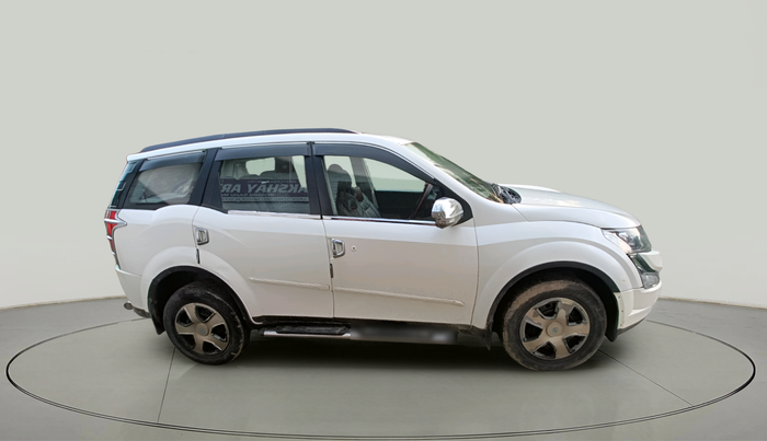 2015 Mahindra XUV500 W6, Diesel, Manual, 1,91,665 km, exterior