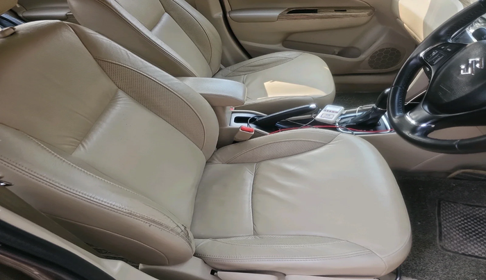 2019 Maruti Ciaz ALPHA  AT 1.5 SHVS PETROL, Petrol, Automatic, 69,099 km, interior