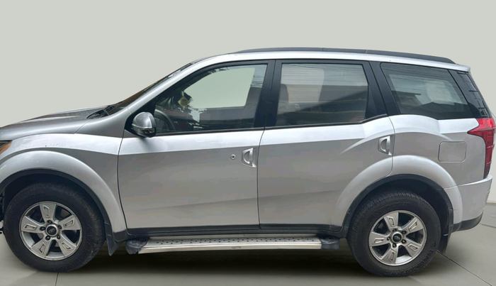 2013 Mahindra XUV500 W8, Diesel, Manual, 1,60,549 km, exterior