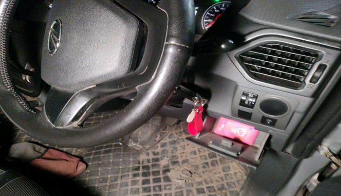 2018 Mahindra Kuv100 K2 TRIP CNG, Petrol, Manual, 63,415 km, interior