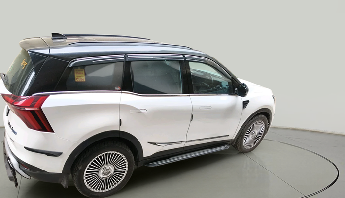 2023 Mahindra XUV700 AX 5 P AT 5 STR, Petrol, Automatic, 46,752 km, exterior