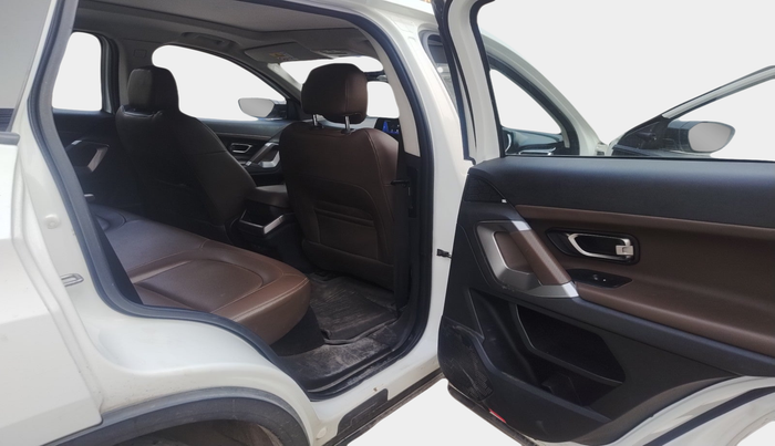 2022 Tata Harrier XZA PLUS 2.0L, Diesel, Automatic, 1,87,612 km, interior