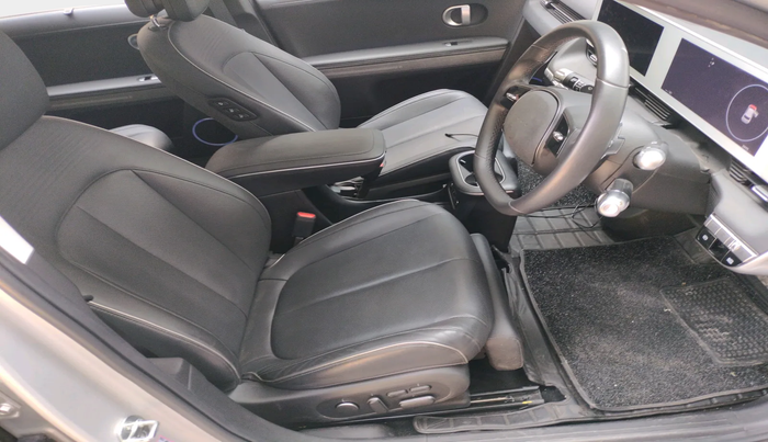 2024 Hyundai IONIQ 5 RWD, Electric, Automatic, 3,995 km, interior